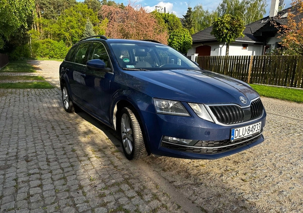 Skoda Octavia cena 41500 przebieg: 290000, rok produkcji 2017 z Wrocław małe 29